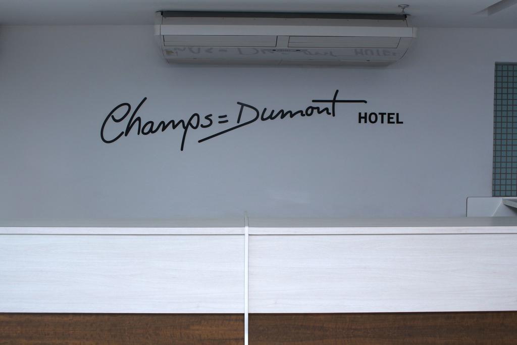 Champs Dumont